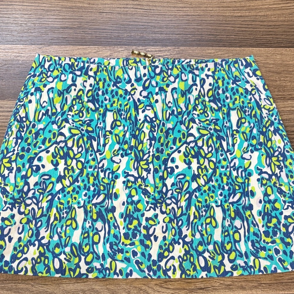 Lilly Pulitzer Ella skort in the "Sea Blue It's a Stretch" print